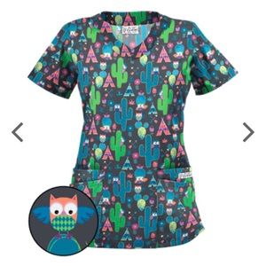 UA Cactus Owl Pewter Scallop Neck Print Scrub Top